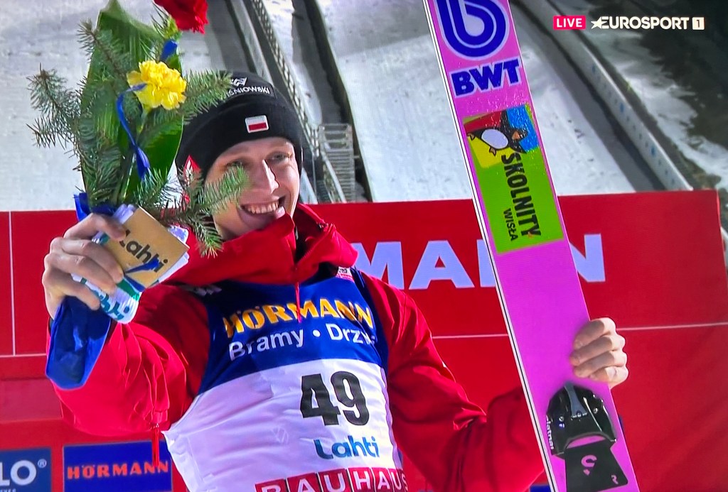 Wielki dzień Wąska! Historyczne podium Polaka w&nbsp;Lahti